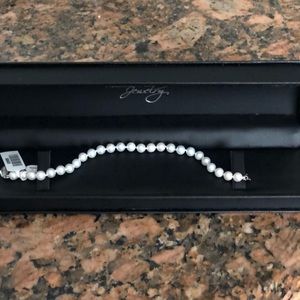 Pearl bracelet